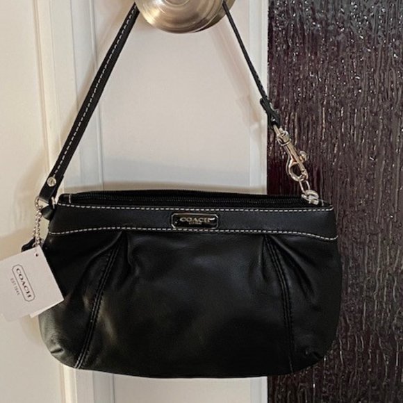 COACH Black Leather Pleated Wristlet - Picture 9 of 10
